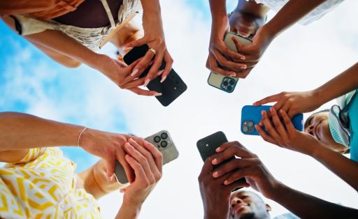 Mensen op hun smartphone